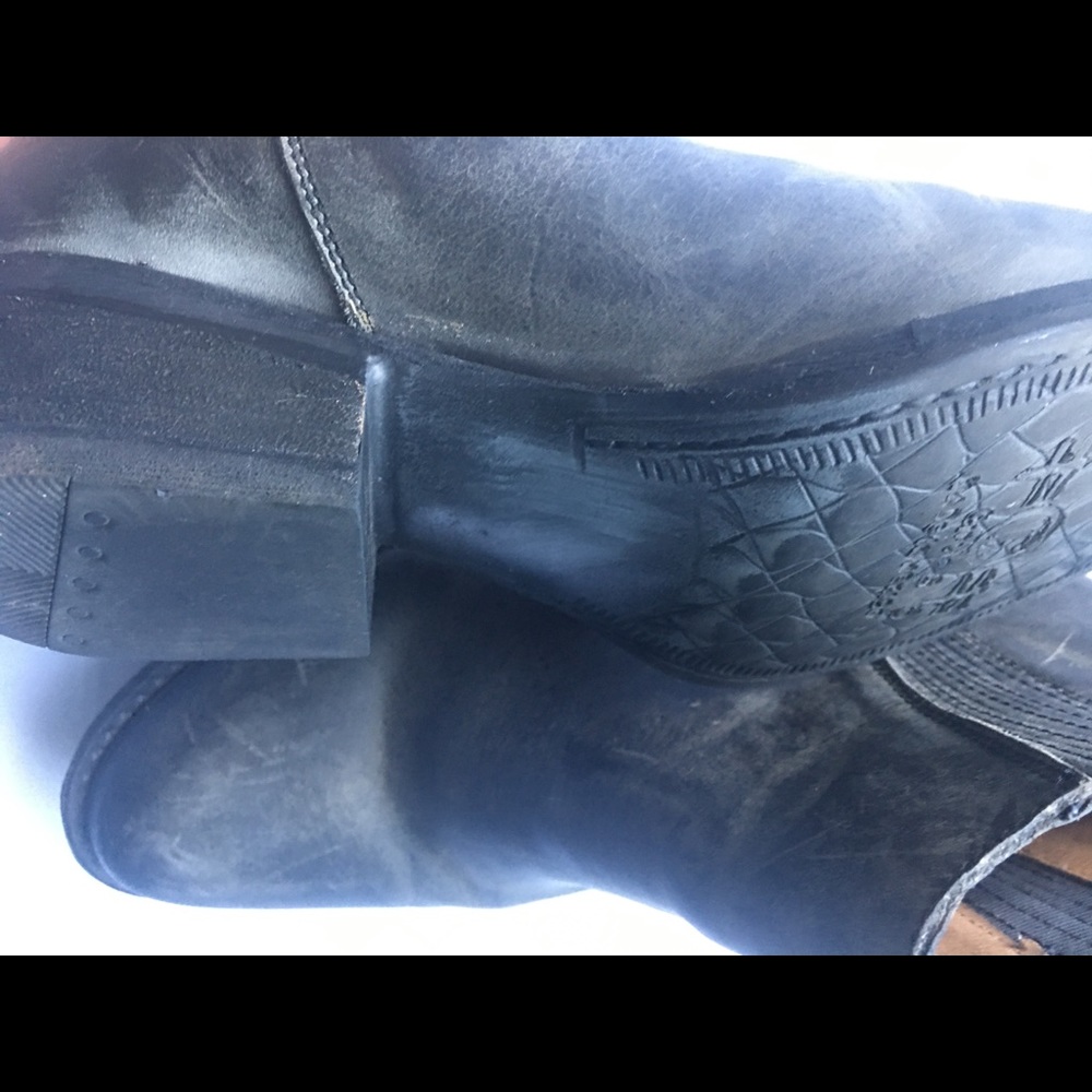 Circle G by Corral Distressed Black Booties 7.5 - Picture 4 of 7